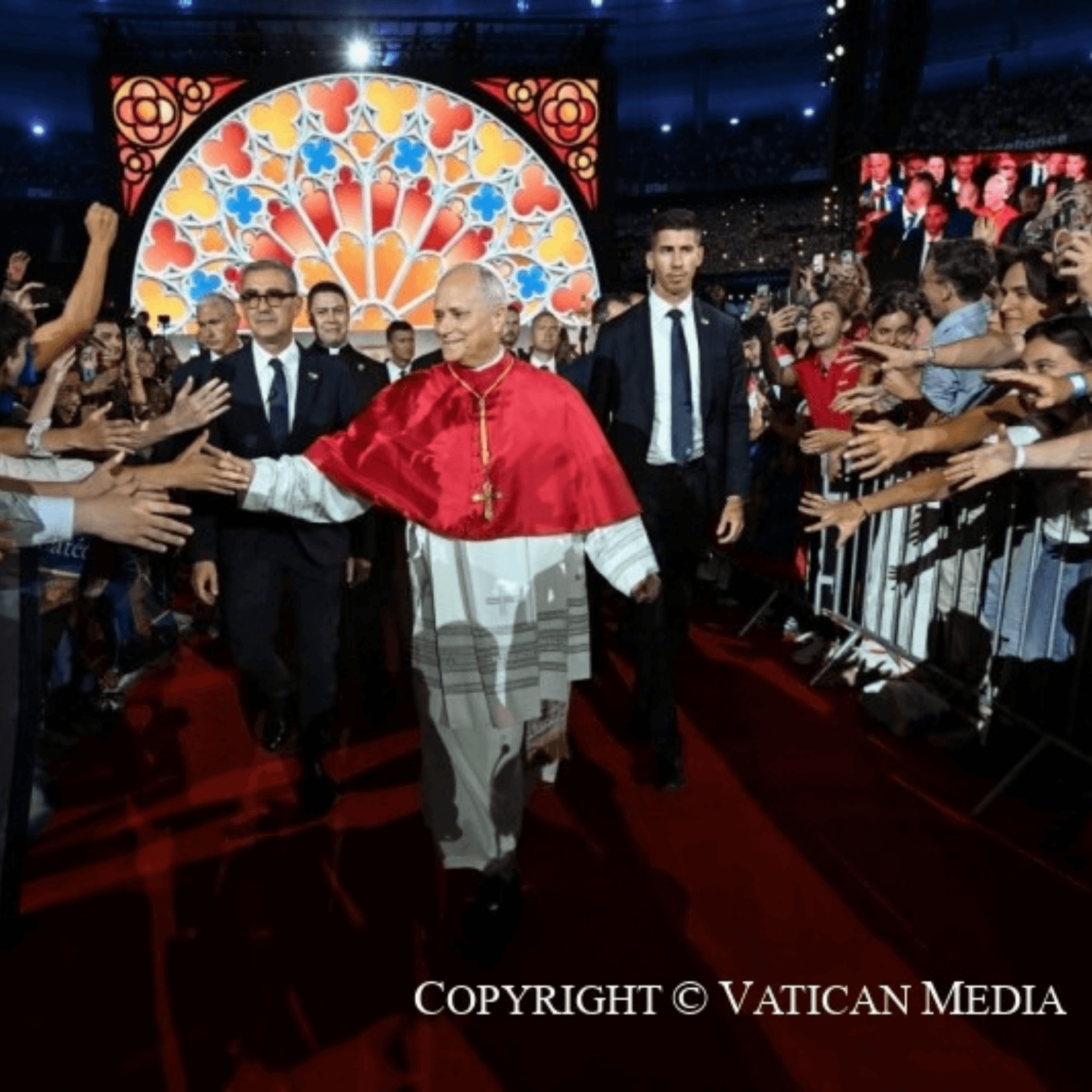 Le Pape traverse le stade de france