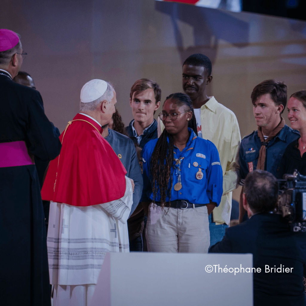 Le Pape échange avec des jeunes au Stade de France